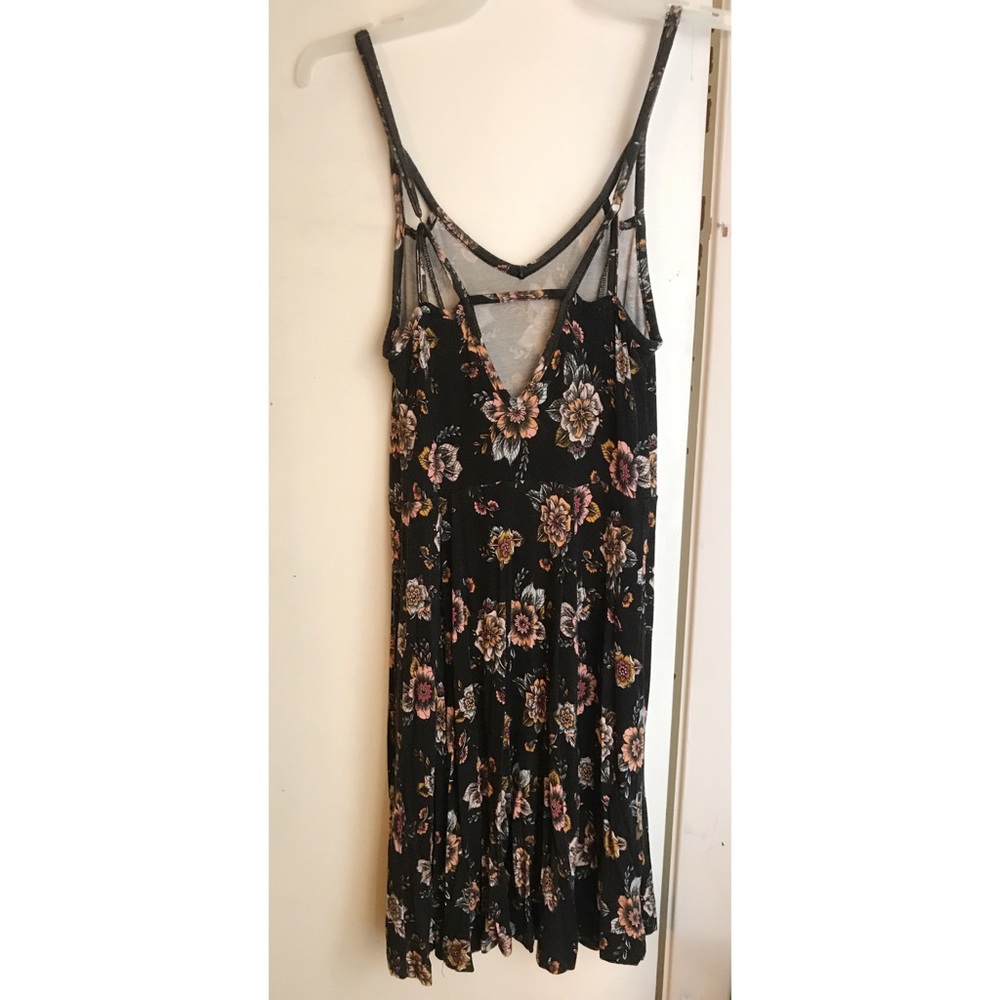 CASUAL FALL/SUMMER DRESS - Picture 2 of 3